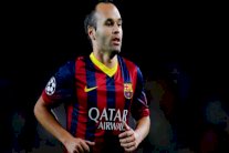 إنييستا يدخل نادي 