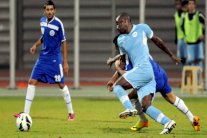 المنامة يسحق البسيتين ويستيعد صدارة الدوري البحريني