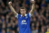 تشلسي مورينيو يُطارد الإيرلندي كولمان لتعزيز الرواق الأيمن