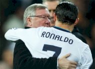 رونالدو يؤكد لفيرغسون سعادته في ريال مدريد 