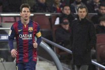 ميسي ينفي طلبه من رئيس برشلونة إقالة لويس إنريكي