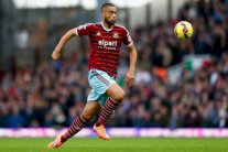 فينغر يرمم خط دفاعه في ميركاتو الشتاء بلاعب ويست هام