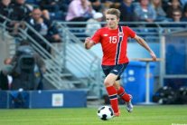 أوديغارد يرفض كبار أوروبا من أجل حمل ألوان ريال مدريد