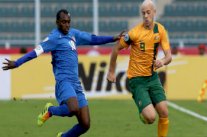 منتخبا استراليا والكويت يقصان شريط افتتاح أمم آسيا