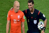 الأوزبكي ايرماتوف يقود مباراة افتتاح كأس أمم آسيا