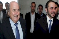 الفهد يؤكد التزام الاتحاد الاسيوي بدعم بلاتر