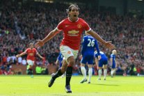 فان غال يقطع الطريق على الريال ويقرر ضم فالكاو نهائيا