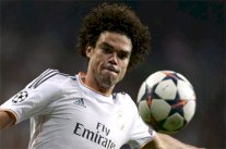 ريال مدريد يدرس جيداً امكانية تمديد عقد لاعبه بيبي 