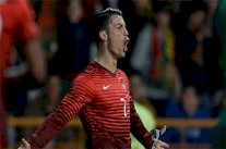 رونالدو أبرز المرشحين لجائزة 