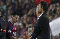 قادة برشلونة يقنعون لويس إنريكي بعدم معاقبة ميسي