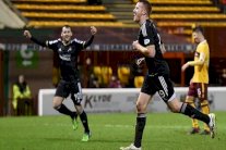 أبريدين يعزز موقعه في صدارة الدوري الأسكتلندي 