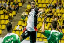 مواجهة قوية بين الجزائر ومصر أمام مدرجات ممتلئة 