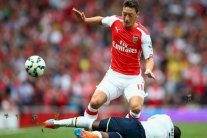 أوزيل يرى أرسنال يمتلك المقومات للفوز ببطولة انكلترا