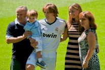 زوجة مودريتش قد تجبره على ترك الريال والعودة لإنكلترا