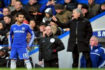 مورينيو يعطي الضوء الأخضر لرحيل محمد صلاح وشورليه