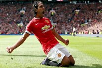 قطبا إيطاليا يتصارعان على جلب فالكاو إلى الكالتشيو