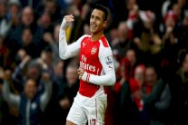 أليكسيس يدون اسمه من ذهب كأفضل بداية لاعب في انكلترا