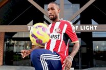 سندرلاند يعيد ديفوي إلى الدوري الإنكليزي