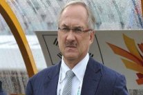 الغيابات تقض مضجع شتيليكه في كأس آسيا 2015