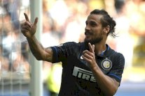 إنتر ميلان يوقف مهاجمه أوزفالدو لغيابه عن التدريبات