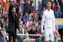 سيميوني وكريستيانو وكاسياس الأفضل في استفتاء صحيفة أس