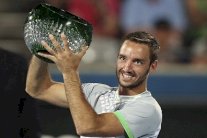 ترويسكي يحرز لقب دورة سيدني