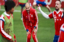 هيتسفيلد يحذر غوارديولا من 