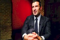 فيغو سادس مرشح لرئاسة الفيفا ومنافسة بلاتر