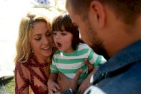 جيرارد بيكيه يرزق بطفل ثاني من زوجته شاكيرا