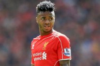 ستيرلينغ يماطل في تمديد عقده مع ليفربول من أجل الريال