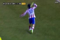 التركي توران يفلت من العقاب بعد واقعة قذف الحذاء