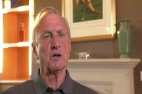 كرويف: مورينيو يشكل مثالاً سيئاً للشباب