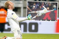 حارس بلجيكي يتصدى لـ3 ركلات جزاء في مباراة واحدة