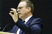 كريس ايتون : 