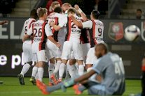 معاناة مرسيليا تتواصل ونيس يذل رين ويصبح خامساً