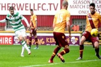 سلتيك ينتزع صدارة الدوري الأسكتلندي