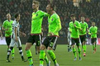 صدارة الدوري الهولندي على حالها