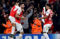 أرسنال يسقط بايرن وينعش آماله وبرشلونة يعود بالنقاط 