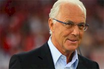 لجنة الأخلاق بالفيفا تفتح تحقيقا بشأن بكنباور وفيار