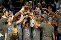 غولدن ستايت وكليفلاند مرشحان بقوة للمنافسة على اللقب