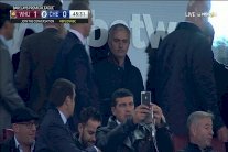 مورينيو تابع تعثر تشلسي من المدرجات بعد طرده