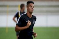 فيفا يوافق على مشاركة الموهبة المغربية مستور مع ملقة