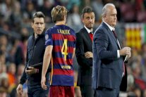 هل يغيب راكيتيتش عن كلاسيكو برشلونة وريال مدريد؟!