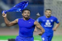 الهلال يفوز بصعوبة على القادسية وتعادل الفتح والاتحاد