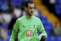 وفاة الحارس الدولي المجري السابق فولوب عن 32 عاماً