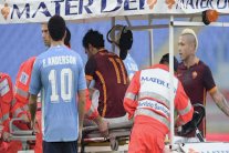 إصابة صلاح تبعده من 4 إلى 6 ستة أسابيع عن الملاعب