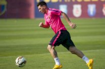 ميسي يبدأ بالركض ومداعبة الكرة وفقاً لبرنامجه العلاجي