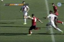 لاعب بوسني يسجل هدفاً رائعاً بتسديدة من منتصف الملعب