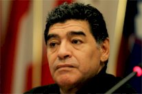 مارادونا يخضع لعملية جراحية جديدة بسبب السمنة