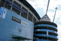 هجمات باريس تلقى بظلالها على الدوري الإنكليزي الممتاز